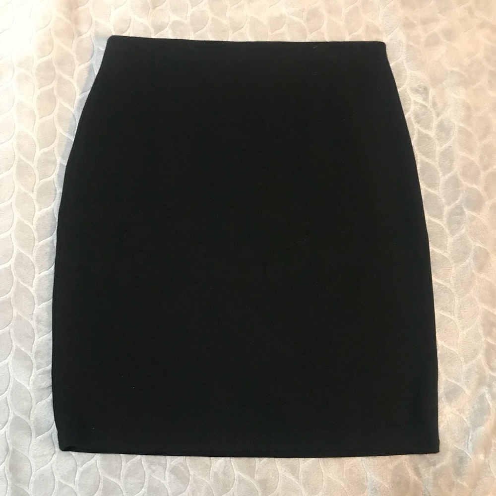Philosophy-Black pencil skirt 🦋